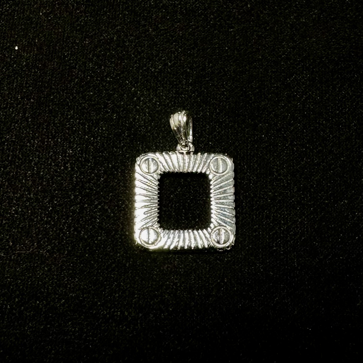 مدال کارتیر آن لیمیتد مربع سایز ۱