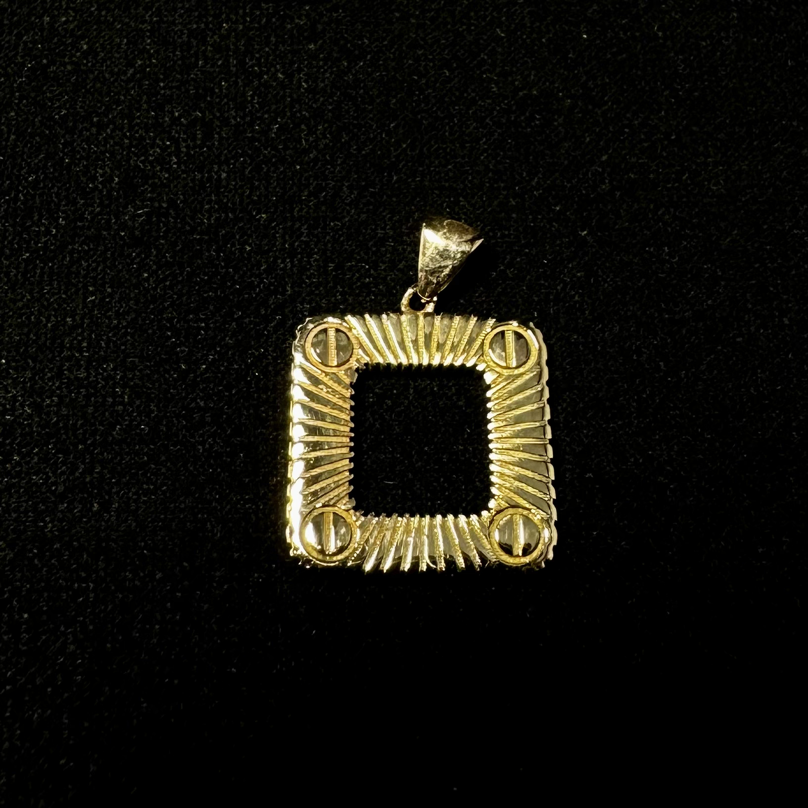 مدال کارتیر آن لیمیتد مربع سایز ۱