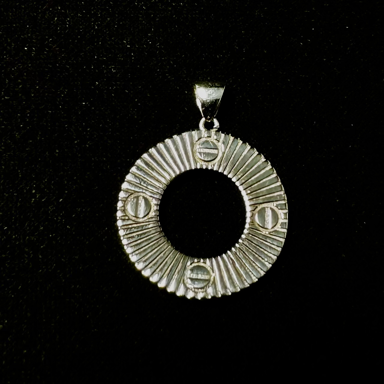 مدال کارتیر آن لیمیتد گرد سایز ۲